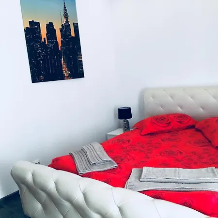 Seasons Apartment *