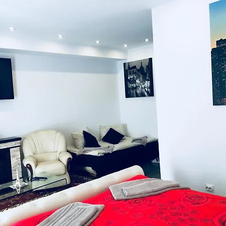 Seasons Apartment *