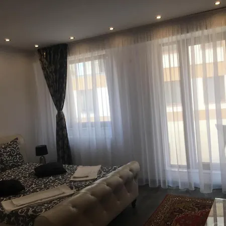 Seasons Apartment *