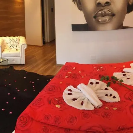 Seasons Apartment *