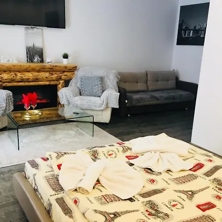 Seasons Apartment *